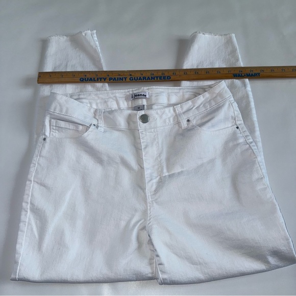 d. jeans Woman’s Skinny White Jeans size 12 ankle pants frayed edge - Picture 9 of 9